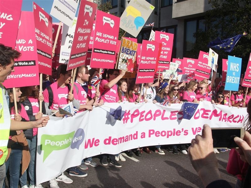 近70萬名反英國脫歐民眾20日在倫敦發起“人民投票”大遊行。（圖源：互聯網）