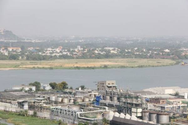 儘管第一邊和工業區遷移主張近10年前就提出，但因為多家企業未接受遷移方案而遲遲未能實行。