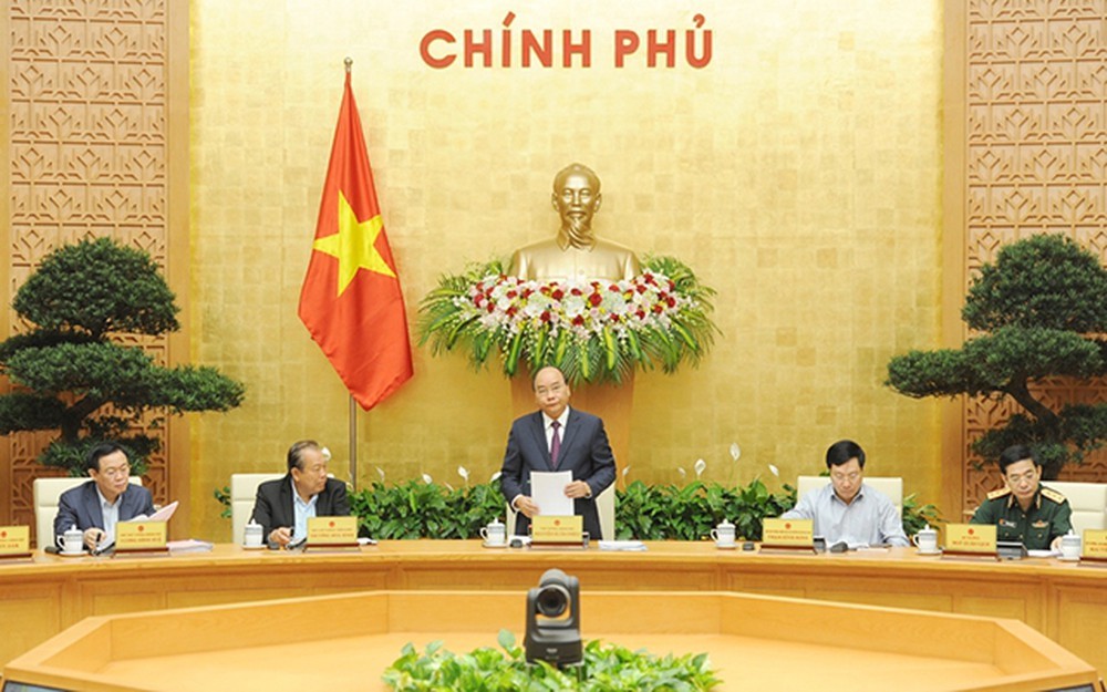 政府總理阮春福主持政府今年10月份例會並發表講話。（圖源：陳海）