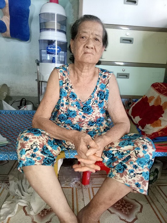 趙素貞正等錢入院做第二次手術。