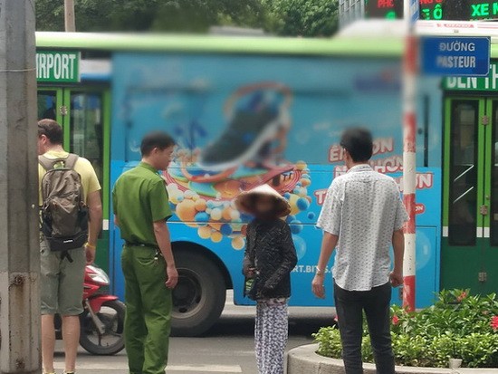 當地從事買賣的人都異口同聲肯定絕無發生搶彩票事件。