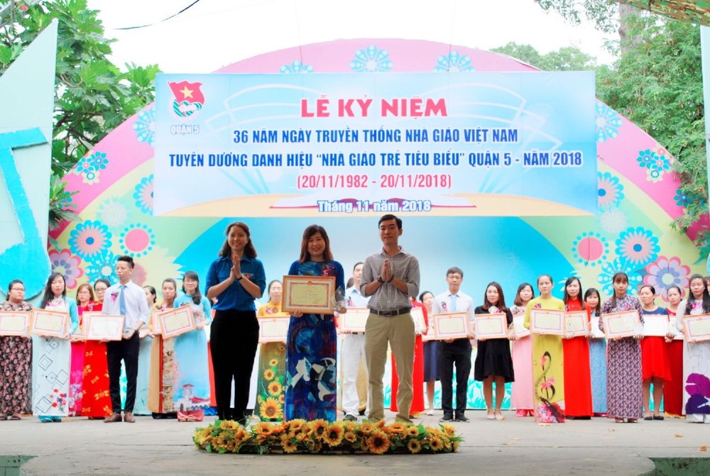 50 名模範教師榮獲武長纂獎 ảnh 1