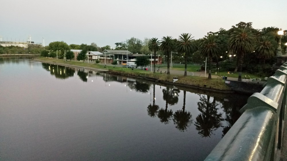 亞拉河畔的夕照。