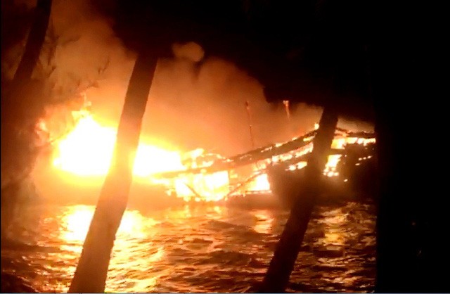 第四郡兩民房付諸一炬 ảnh 1