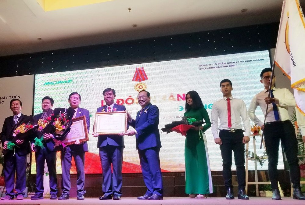 守德農產品集散市場榮獲三等勞動勳章。（圖源：嚴蘭）