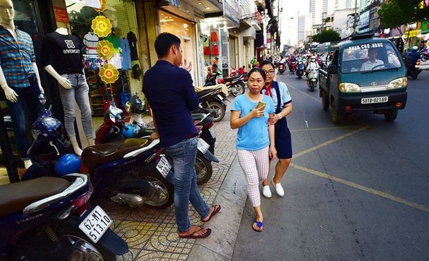 人行道管理新規定 ảnh 1