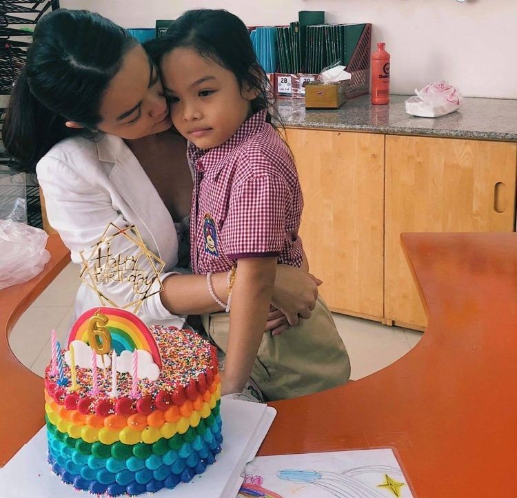 聽到父母不再一起生活後，慧琳一直沉默不語。