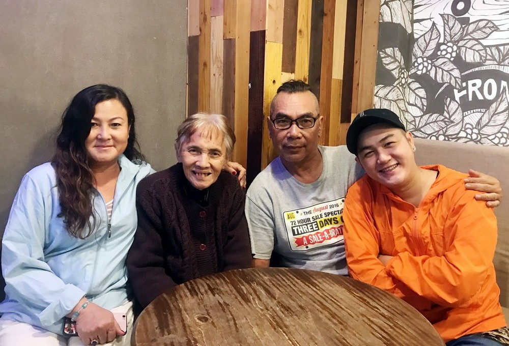 左起：曾碧蘭、紅艷卿、四眼章和李志成合照。