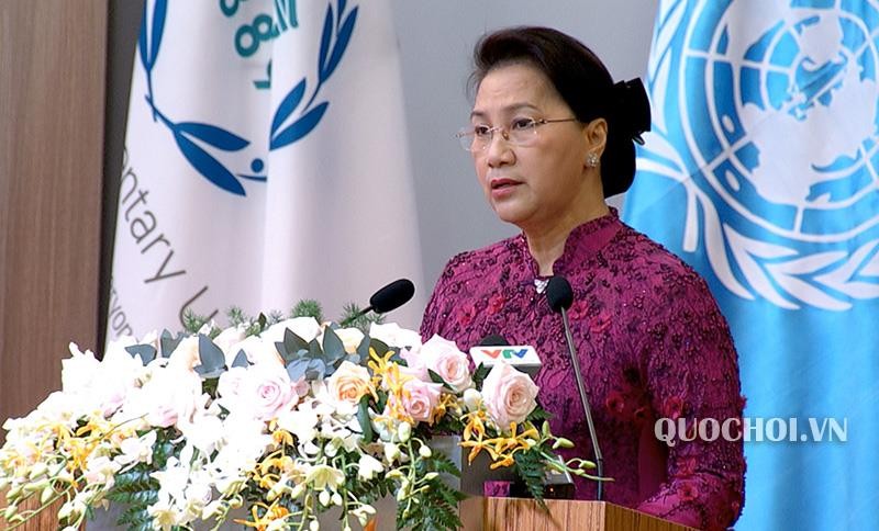 國會主席阮氏金銀在會上致開幕詞。（圖源：Quochoi.vn）
