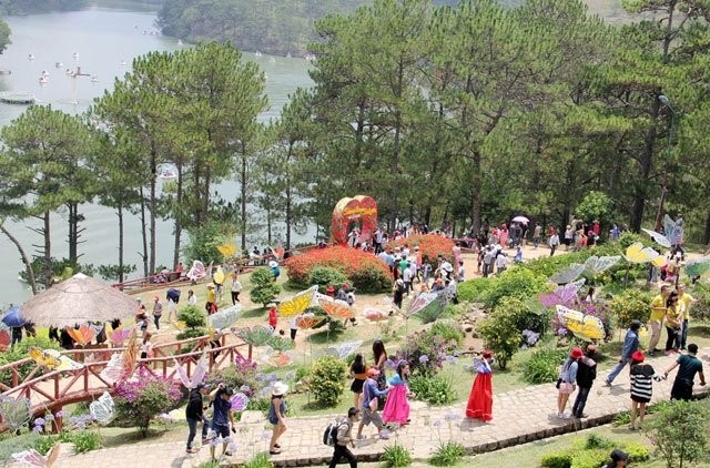 大勒市吸引國內外遊客參觀。（圖源：互聯網）