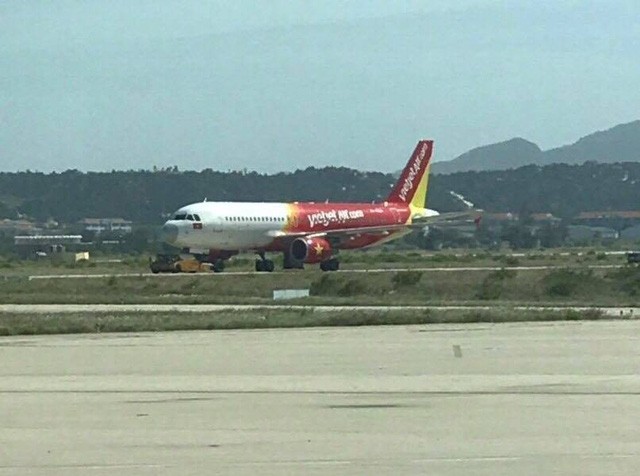 越捷航空公司的VJ689號航班昨(25)日中午於金蘭機場降錯跑道。（圖源：民智）