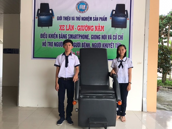 在阮福盛碩士的指導之下，他倆已策劃並成功製造輪椅。