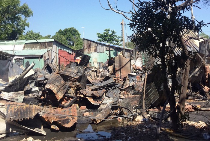 平政縣某出租住房發生大火 ảnh 1