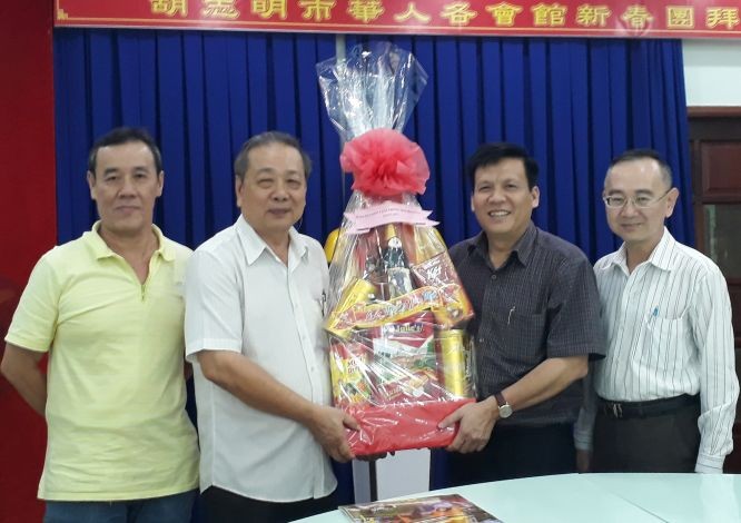 本報向華人單位拜年 ảnh 5 本報向華人單位拜年 ảnh 5