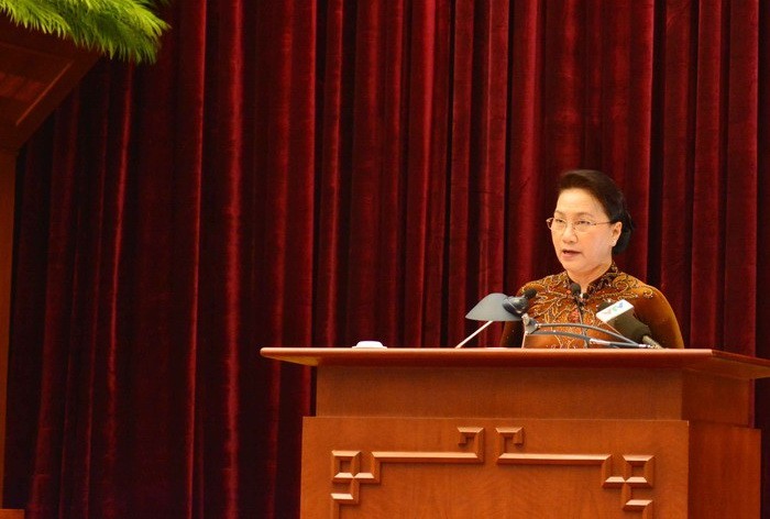 黨中央政治局委員、國會主席阮氏金銀出席會議並發表指導意見。(圖源:光勝)