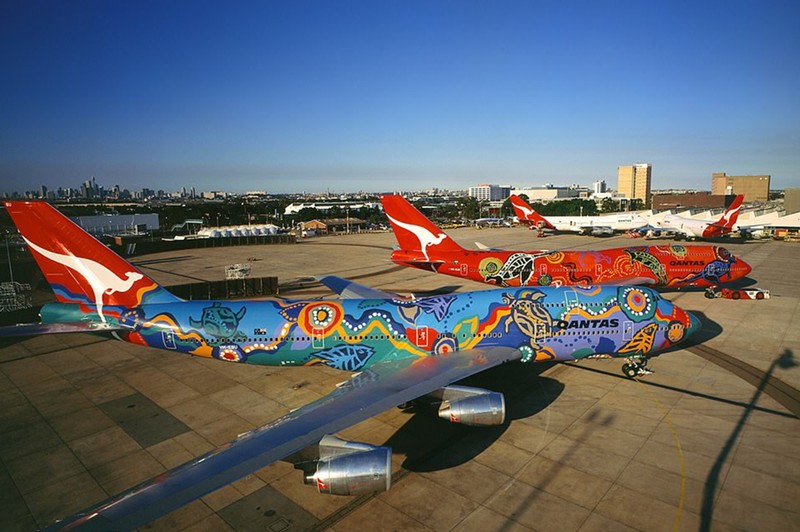 為飛機塗裝圖案對於航空公司來說是個不錯的創新,一來可以讓其飛機在眾多普通白色飛機中鶴立雞群,二來可以起到打廣告的作用。況且,給飛機畫上五顏六色的圖案本身就是一件有趣的事。(圖源:互聯網)