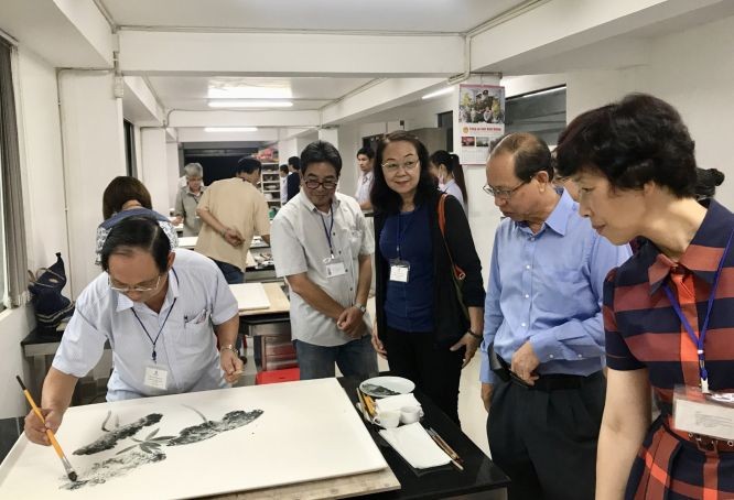 華人美術迎向新發展機遇 ảnh 1