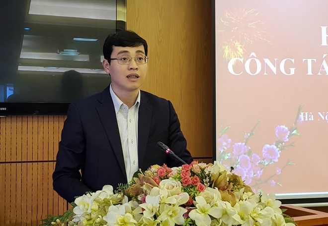 司法部辦公廳主任杜德顯在新聞發佈會上答記者問。(圖源:勝光)