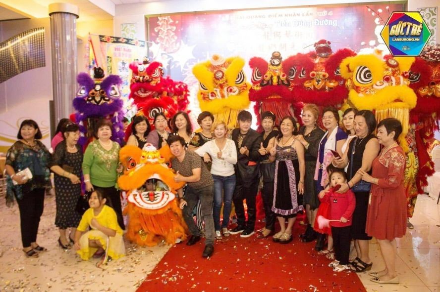 海韻樂隊表演賀年節目。