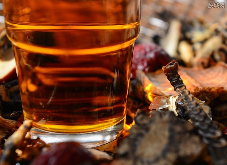 印度北方邦和北阿坎德邦近日發生的假酒事件造成的死亡人數已近90人。（示意圖源：互聯網）