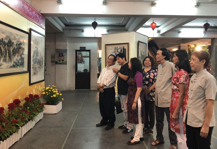 己亥新春美術展吸引廣大越華畫家、書法家、社團代表與民眾前往參觀。