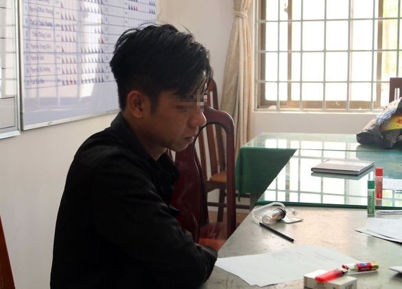 被扣押的嫌犯楊富榮