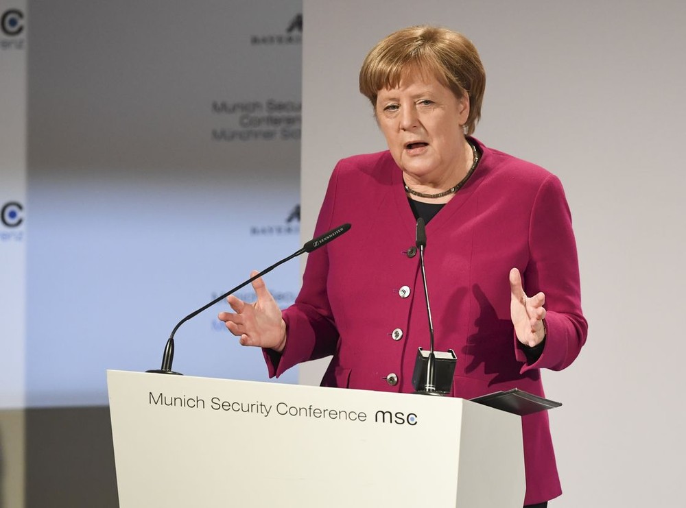 默克爾指，對美國指歐洲汽車威脅美國國家安全的說法感到震驚。（圖源：AP）