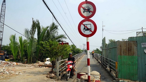 福祿橋興建７年仍未竣工 ảnh 1