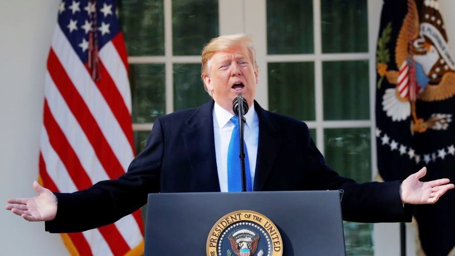 美國總統特朗普在白宮玫瑰園發表講話。（圖源：路透社）