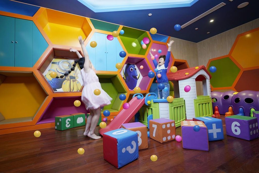 舍伍德套房酒店優美的兒童玩樂場所。