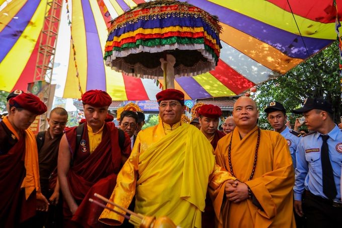 嘉旺竹巴法王同僧團親往永嚴寺參加主題為“喚醒愛心”的保護野生動物事件。（圖源：成阮）