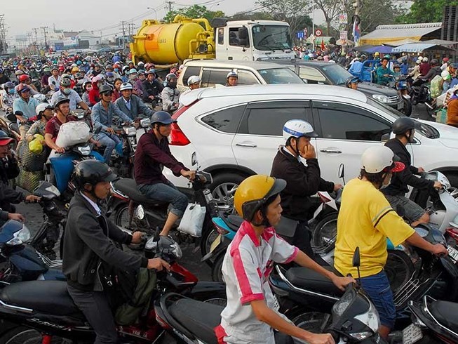 逾六成市民支持限制個人車輛。
