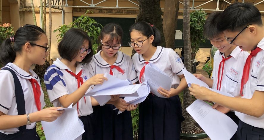 麥劍雄學校有6名華人學生參加九年級優秀生會考。