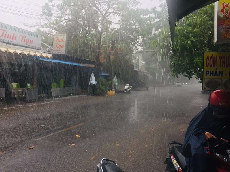 昨(1)日下午，本市平盛郡及附近地區迎來了一場甘雨。（圖源：香莊）