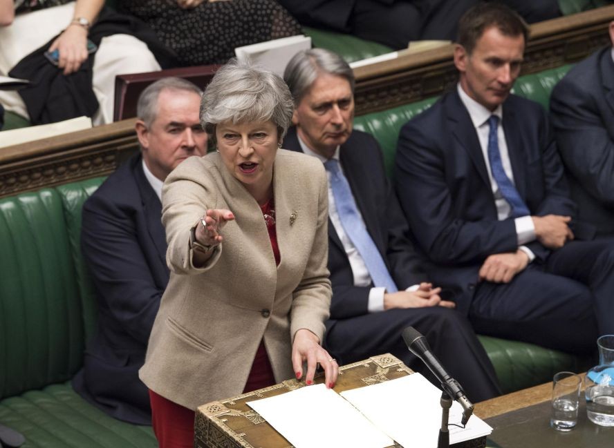 英國首相特蕾莎·梅在會議。（圖源：EPA）