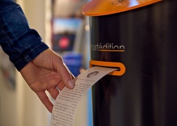 金絲雀碼頭站設有故事販賣機。（圖源：互聯網）