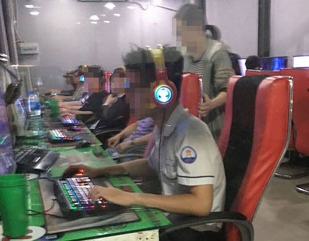 學校周邊電子遊戲網吧林立 ảnh 1