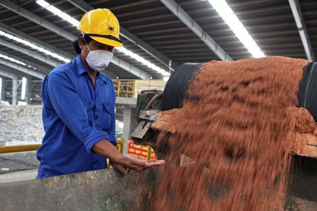 國家鼓勵各企業加大對投資生產有機肥項目的力度。（示意圖源：互聯網）