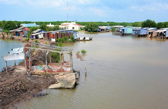 九龍江平原上萬民戶因地塌失去住房。（圖源：嘉柏）