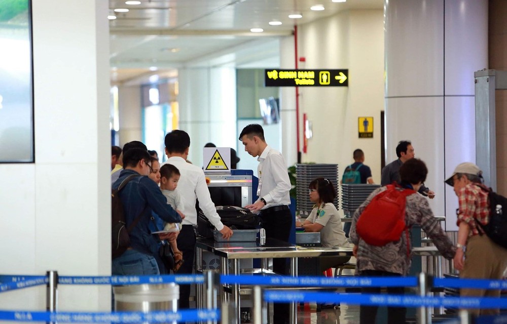同奈省建議對拖欠社保的企業代表人禁止出境。（示意圖源：輝雄）