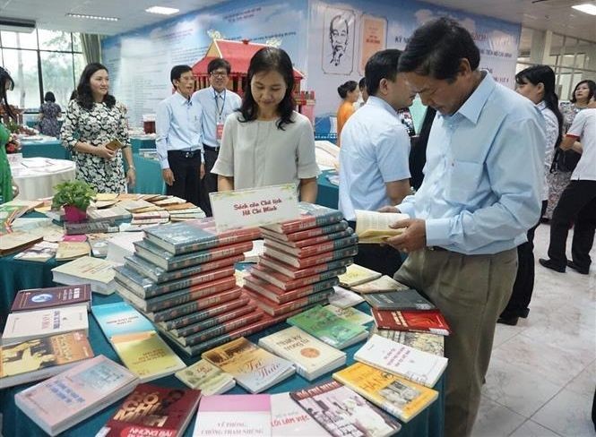 胡志明主席書籍展一瞥。（圖源：越通社）