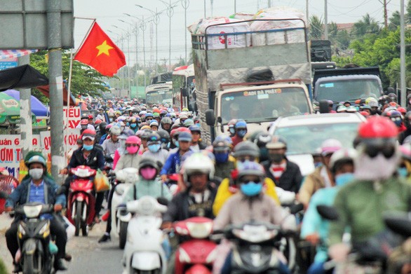 １號國道交通嚴重堵塞。（圖源：茂長）