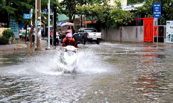 第二郡草田區的41號街大雨過後一片汪洋。（圖源：前鋒）