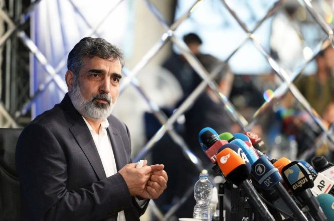 伊朗原子能組織發言人別魯茲‧卡馬萬迪(Behrouz Kamalvandi)稱，根據伊朗最高國家安全委員會的決定，伊朗當天已將豐度為3.67%的濃縮鈾產量提升4倍。（圖源：互聯網）