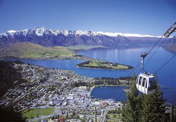 新西蘭7月起徵收外國遊客稅。圖為新西蘭皇后鎮一瞥。（圖源：互聯網）