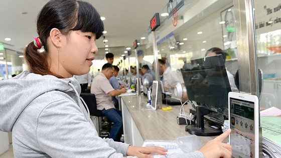 民眾給解決行政手續的幹部評分。
