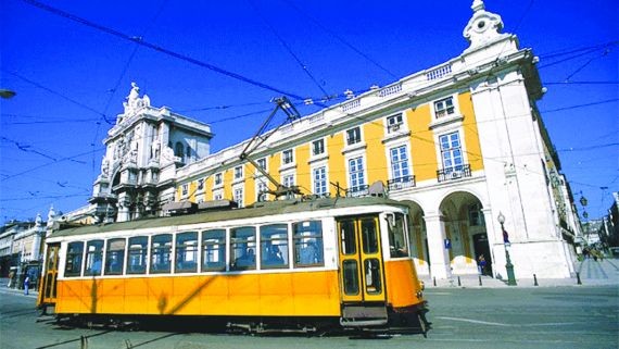 里斯本特色的黃色小電車。（圖源：互聯網）
