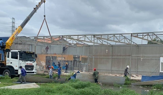 違建倉庫強拆現場。（圖源：馬峰）