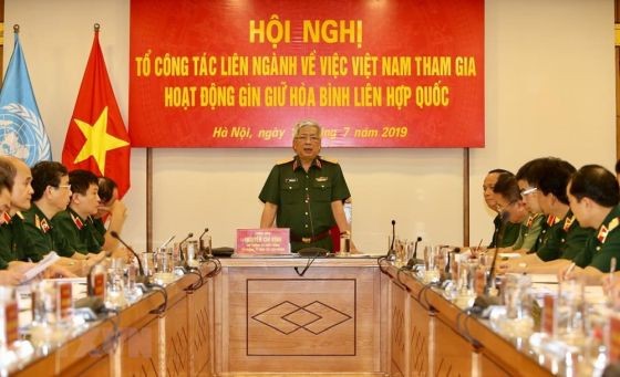 國防部副部長阮志詠上將主持會議並發表講話。（圖源：越通社）