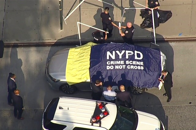 警察在現場進行調查。（圖源：互聯網）